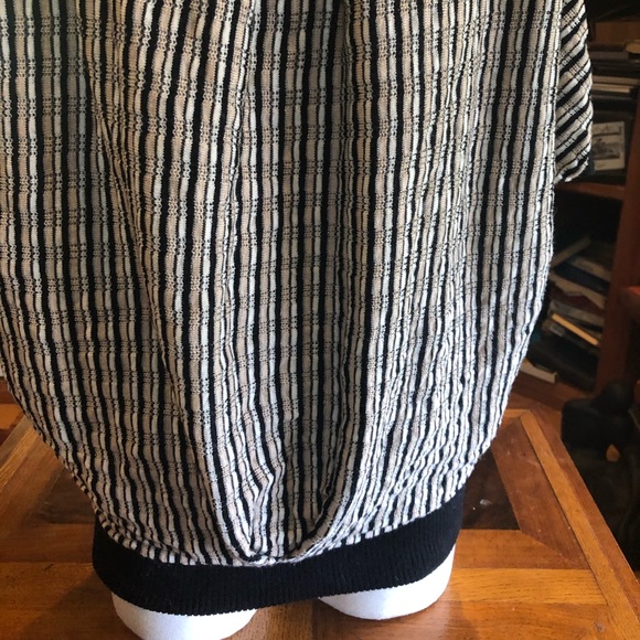 *B2G1* CHIC LAUNDRY BY DESIGN COCOON SWEATER XS! - Picture 9 of 10